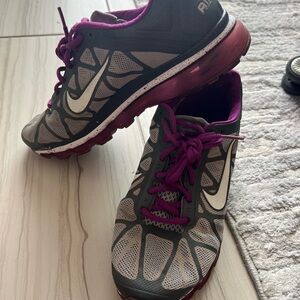 Nike Air Max - barely worn